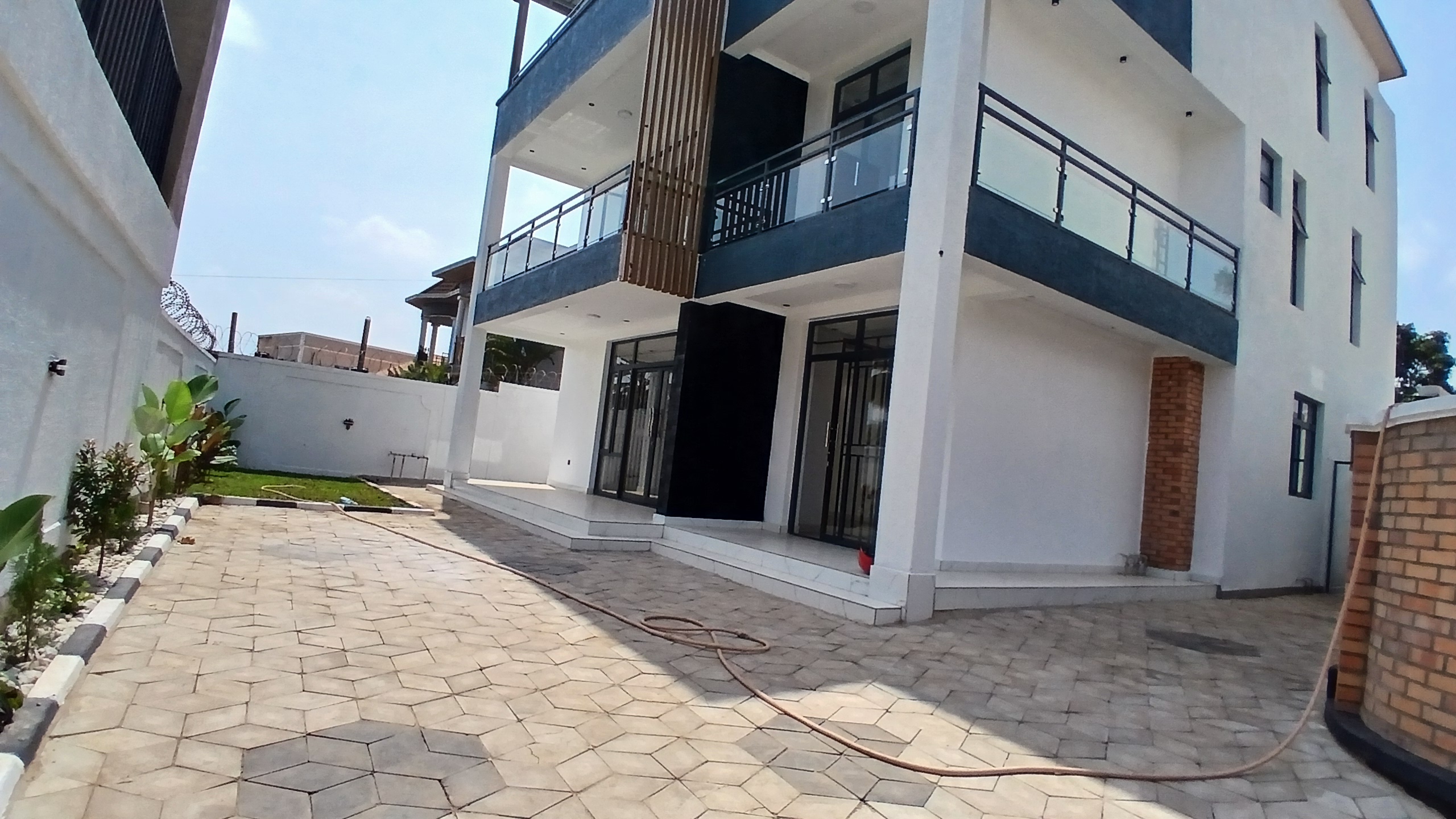 INZU IGURISHWA  in Kigali
